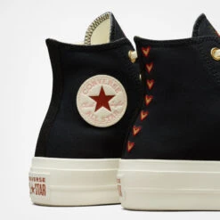 Converse Chuck Taylor All Star Lift Platform Hearts -Boutique Monpiedceheros converse chuck taylor all star lift platform hearts 2