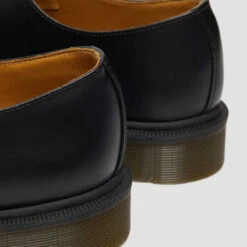 Doc Martens 1461 Narrow Fit Smooth 9 Doc Martens 1461 Narrow Fit Smooth -Boutique Monpiedceheros doc martens 1461 narrow fit smooth 3